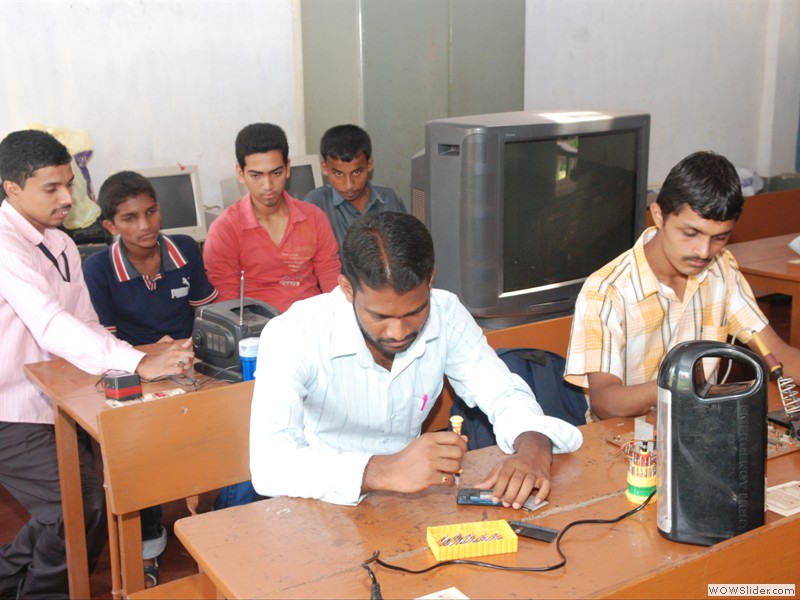 Mobile technician and Electronic course